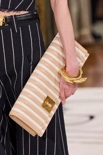 Look 72